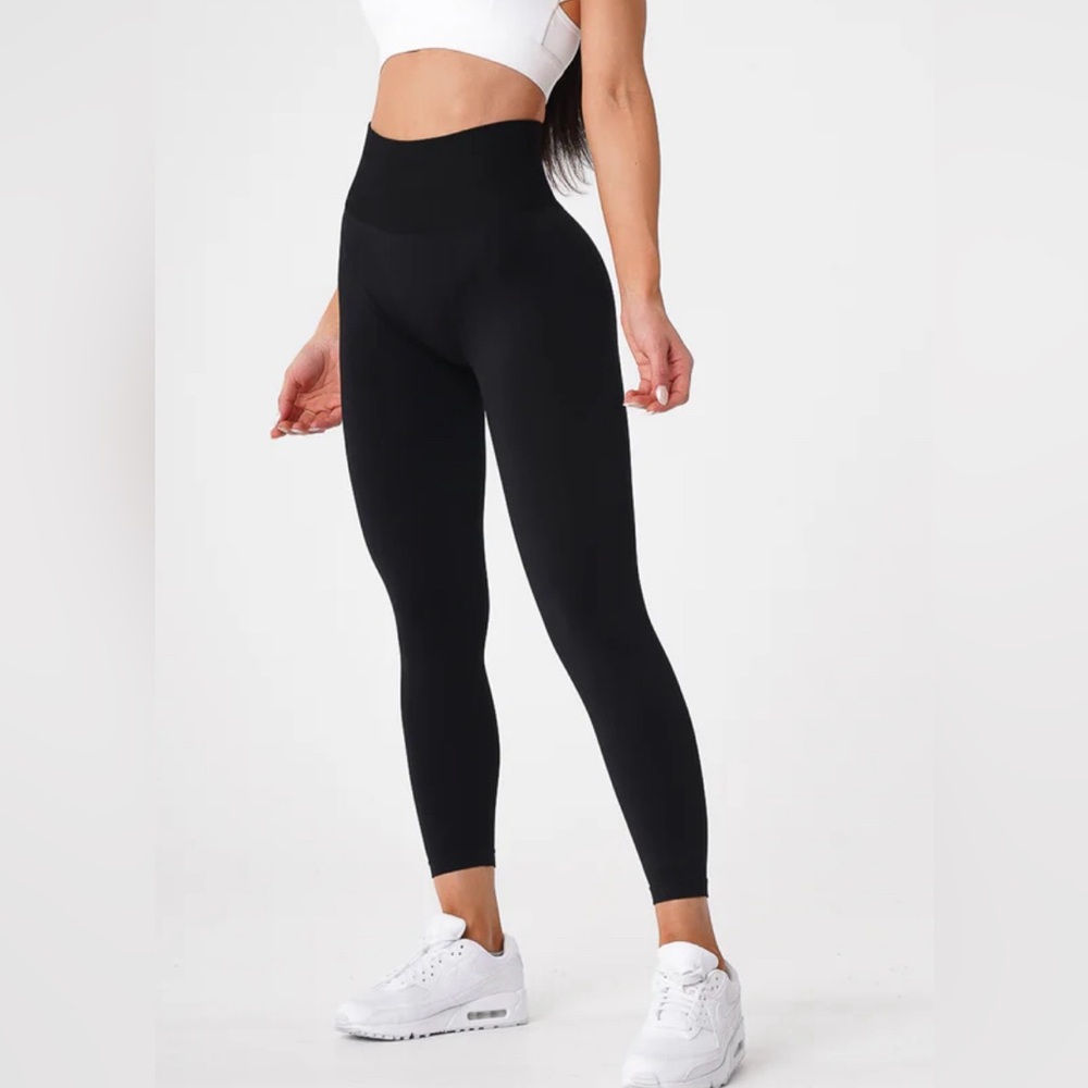 NVGTN Black Solid Seamless Leggings